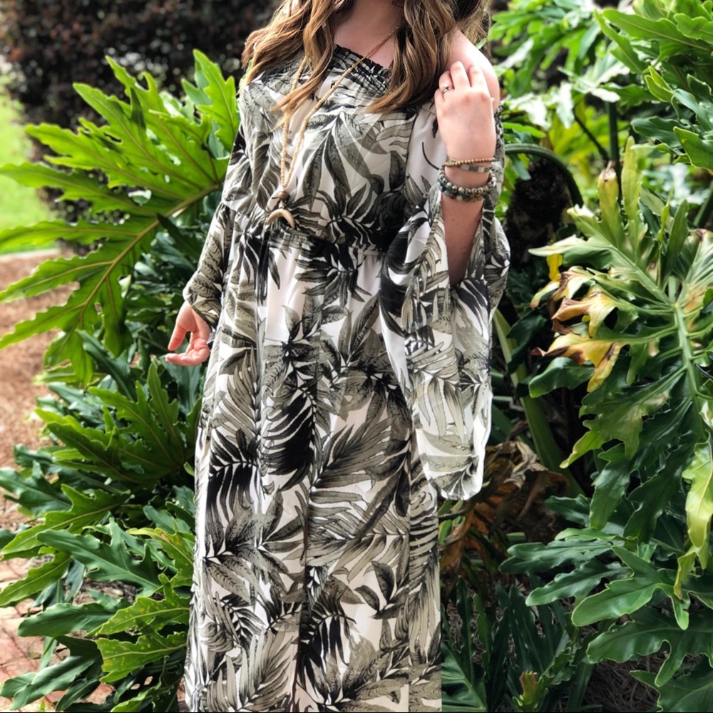 Palm Print Midi dress with flared sleeves
